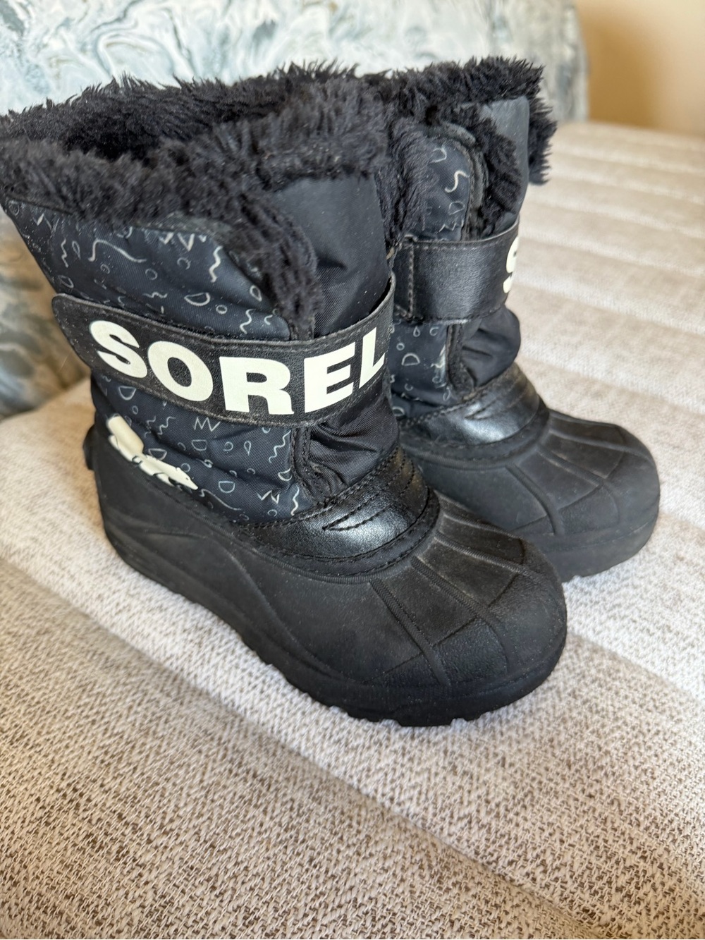 Sorel Kids Black Faux-Fur Cuffed Snow Boots